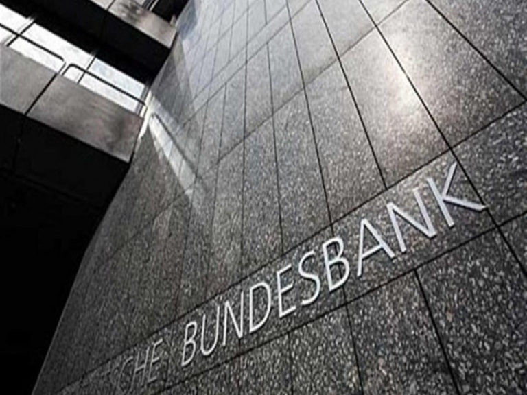 Bundesbank: Τα μέτρα κατά της πανδημίας θα πλήξουν την 