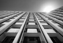 “SPACE BETWEEN” Εικαστική έκθεση με την υπογραφή του Φαίδωνα Παπαμιχαήλ στην περίφραξη του νέου προορισμού που αναπτύσσεται στο κέντρο της Αθήνας