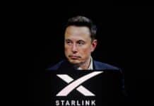 Musk, Starlink, source: bella1105 / Shutterstock.com