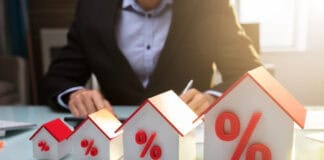 houses and percentages, red loand, source: Shutterstock