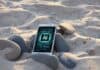 ΑΙ smartphone at the beach, source: Shutterstock