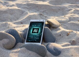 ΑΙ smartphone at the beach, source: Shutterstock