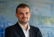 Βασίλης Καρκατζούνης