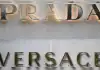 Ιστορική συμφωνία: Η Prada εξαγόρασε την Versace