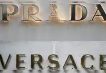 Ιστορική συμφωνία: Η Prada εξαγόρασε την Versace