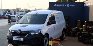 «Άστα όλα πάνω του»: Η Ayvens και η Renault παρουσιάζουν το νέο activation για το Renault Kangoo