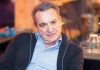 Fais: Ανάκαμψη μέσω… Σαντορίνης