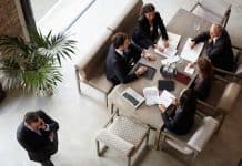 Έρευνα EY: Οι CFOs καλούνται να υιοθετήσουν το AI
